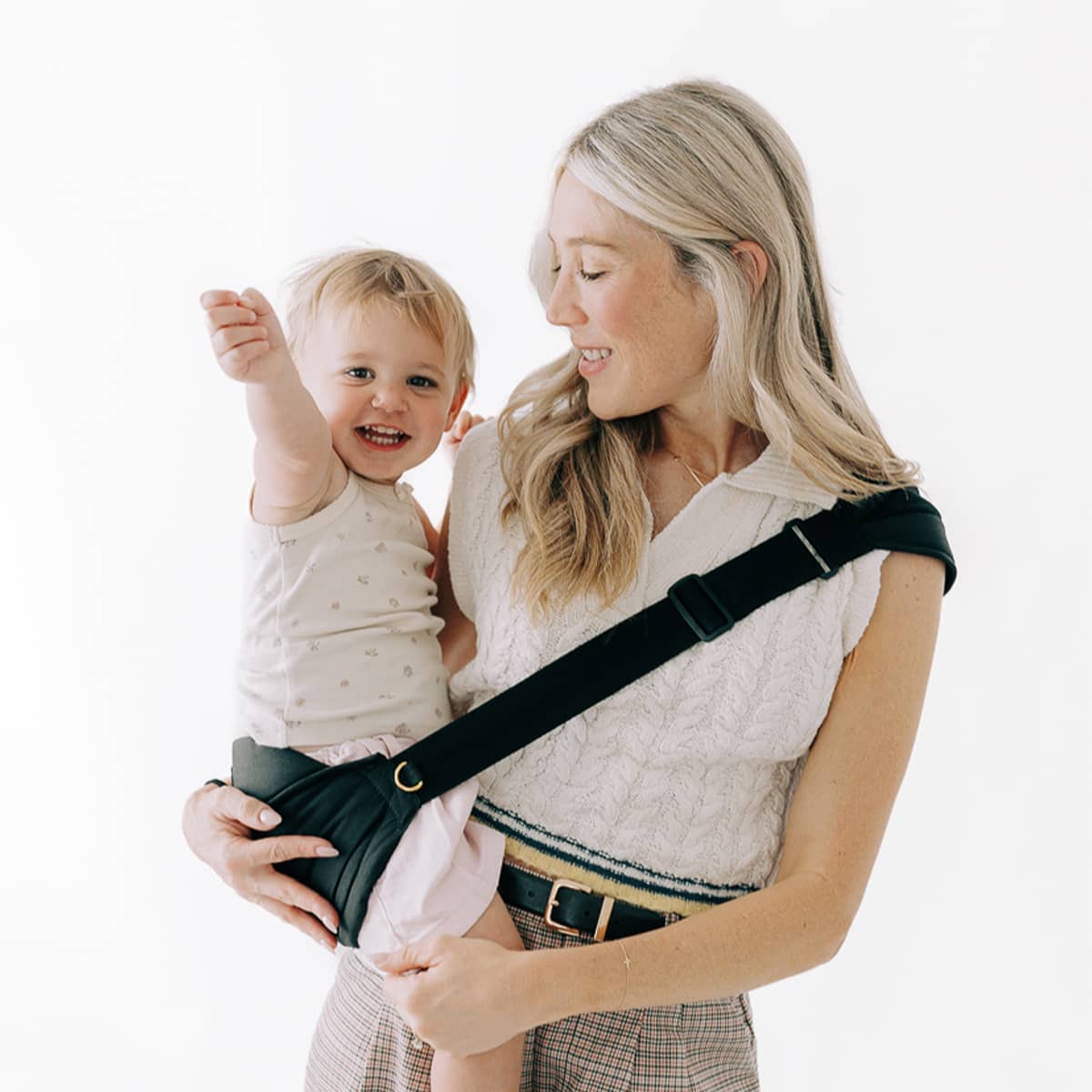 The Tushbaby Hip Carrier – Ergonomic Baby Hip Seat Carrier