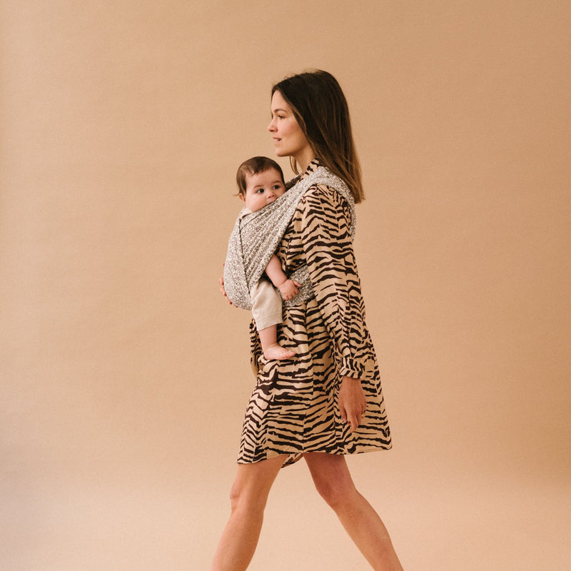 Porte-Bébé Sans Noeud Flow – Lightweight No-Tie Baby Carrier