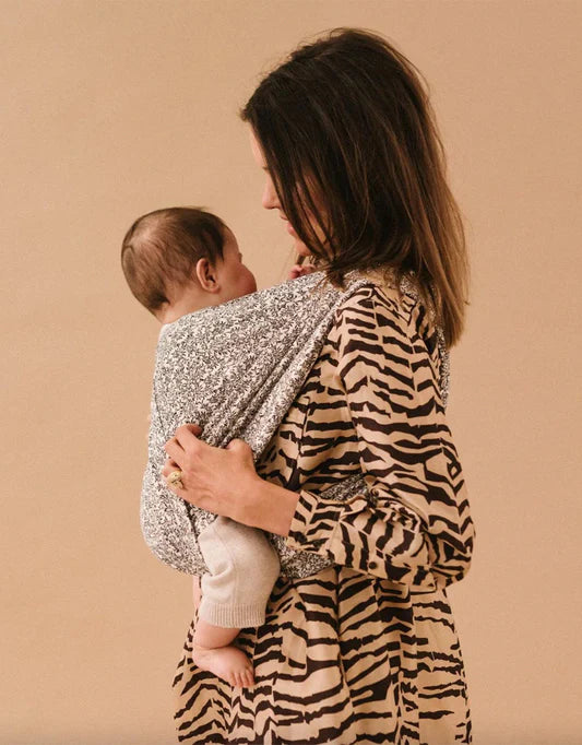 Porte-Bébé Sans Noeud Flow – Lightweight No-Tie Baby Carrier