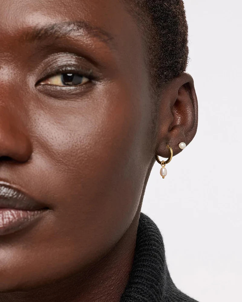Pearl Huggie Hoops Frida – Elegant Pearl Hoop Earrings