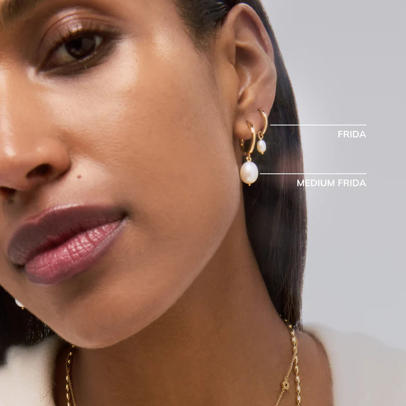 Pearl Huggie Hoops Frida – Elegant Pearl Hoop Earrings