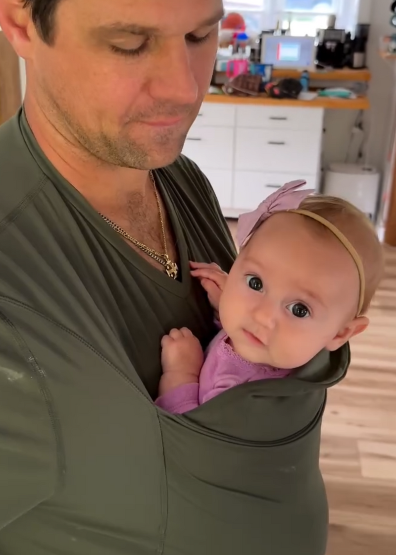 Lalabu Dad Shirt – Fern Babywearing Shirt for Skin-to-Skin Comfort