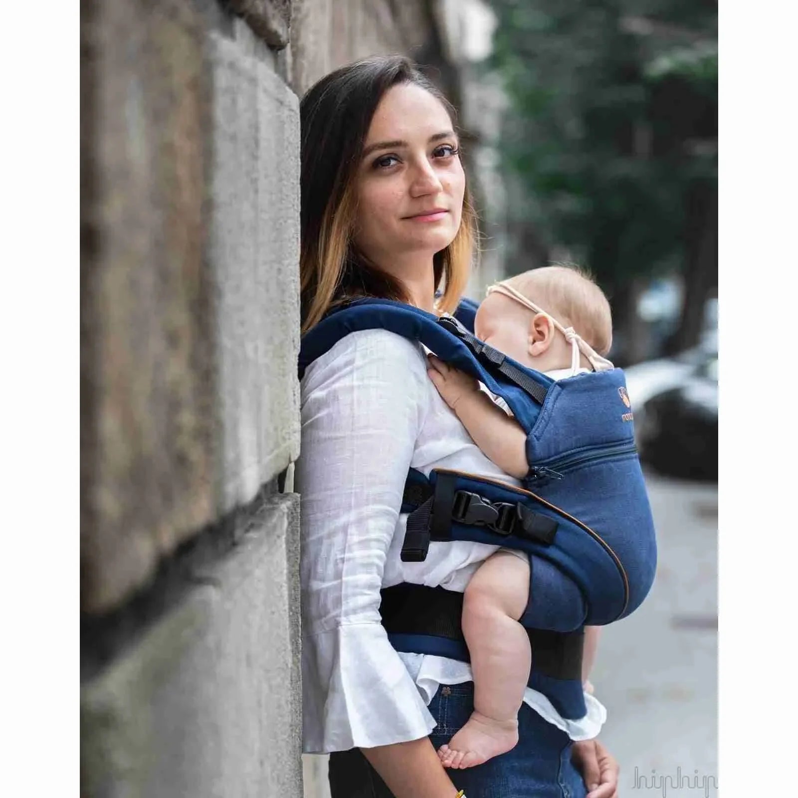 Manduca XT Pure Cotton DenimBlue/Toffee + Free Baby Rattle