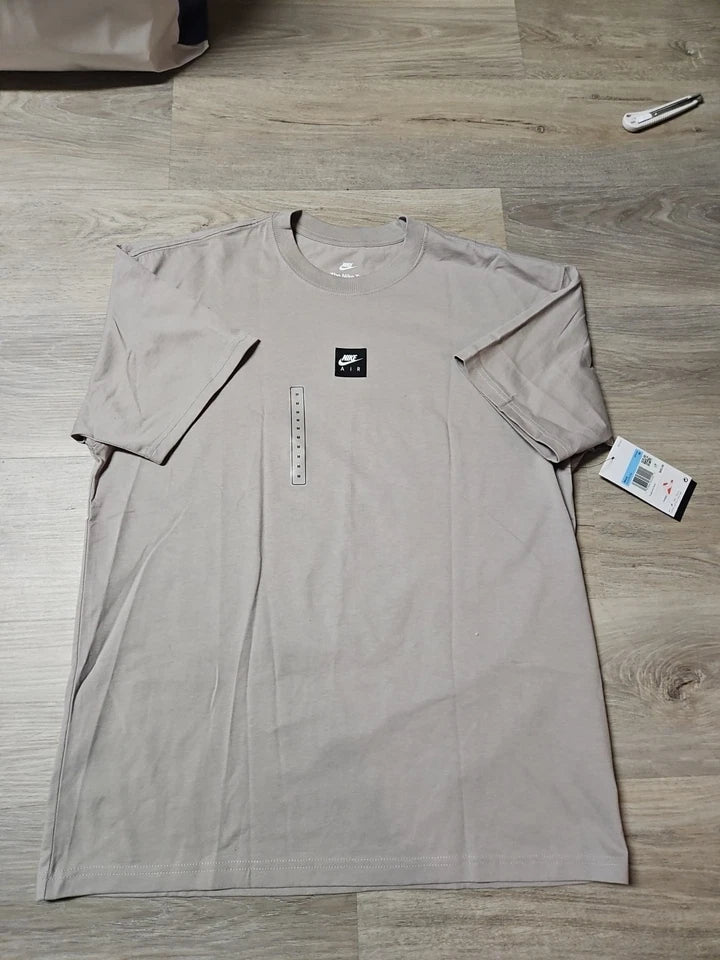 Nike Air Max 90 Back Graphic T-Shirt Men's Medium Gray Casual Tee
